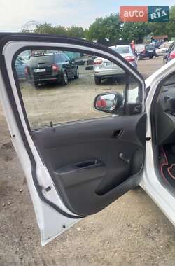 Хэтчбек Chevrolet Spark 2014 в Хмельницком