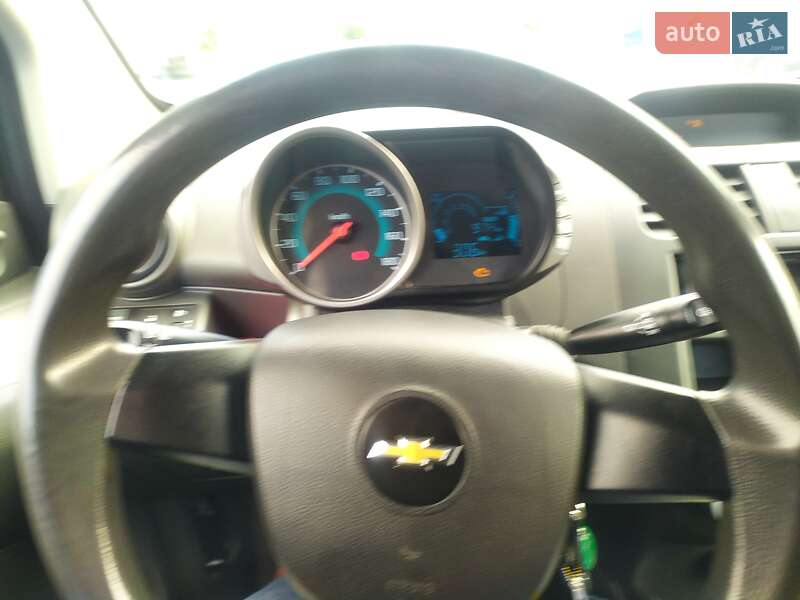 Хэтчбек Chevrolet Spark 2014 в Хмельницком