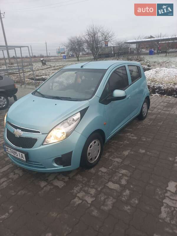 Хэтчбек Chevrolet Spark 2010 в Радехове