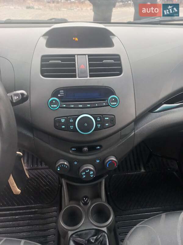 Хэтчбек Chevrolet Spark 2010 в Радехове