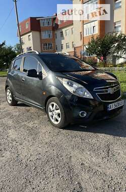 Хэтчбек Chevrolet Spark 2011 в 
