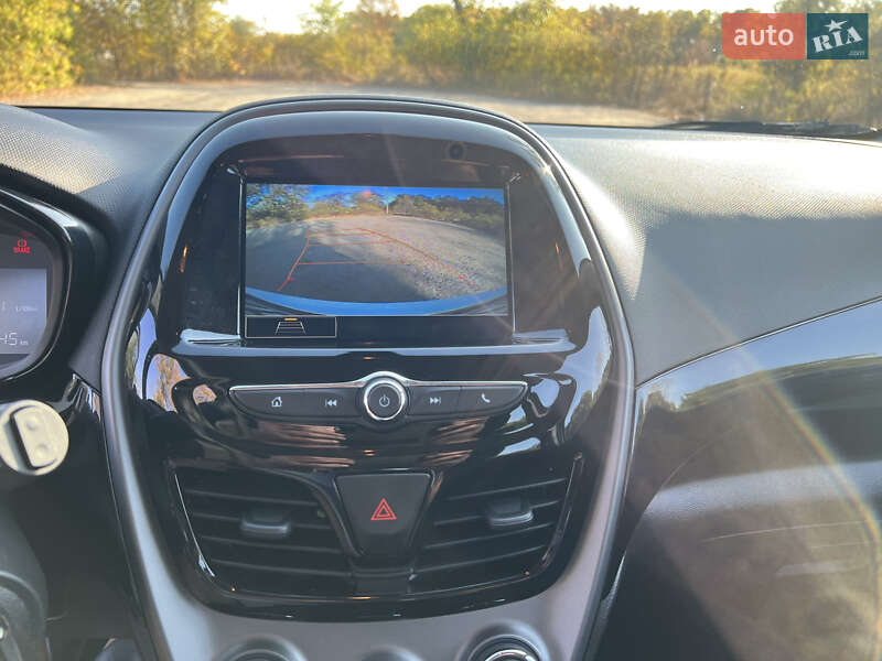 Хетчбек Chevrolet Spark 2018 в Дніпрі