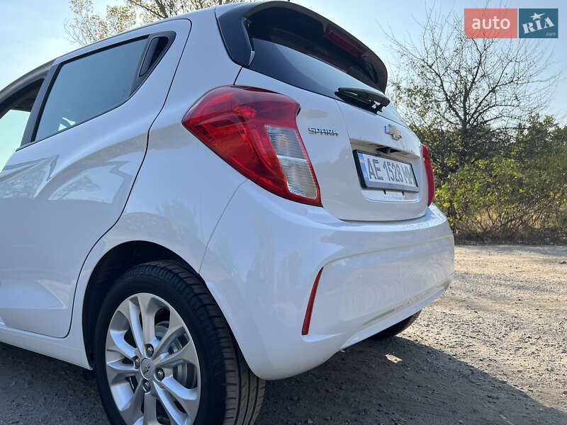 Хетчбек Chevrolet Spark 2018 в Дніпрі
