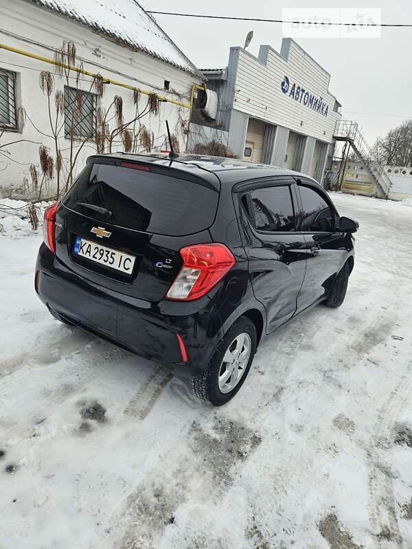 Хэтчбек Chevrolet Spark 2017 в Киеве