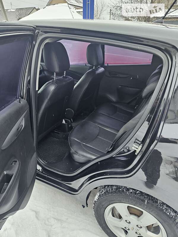 Хэтчбек Chevrolet Spark 2017 в Киеве