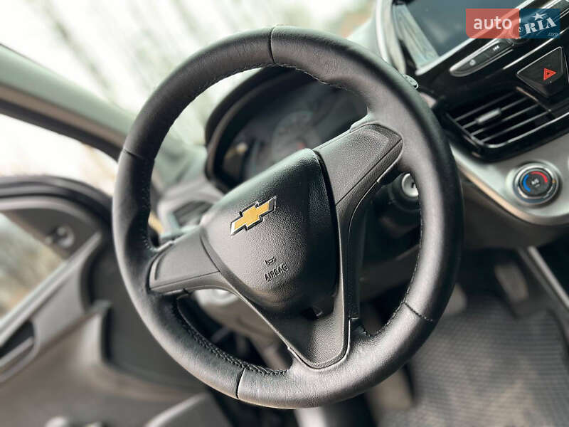 Хэтчбек Chevrolet Spark 2016 в Ахтырке