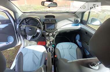 Хэтчбек Chevrolet Spark 2015 в Киеве