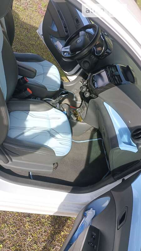 Хэтчбек Chevrolet Spark 2015 в Киеве