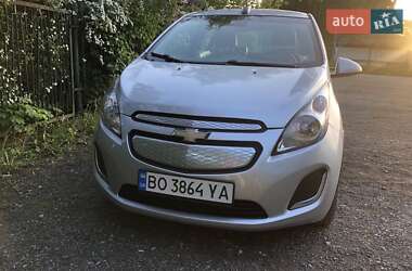 Хэтчбек Chevrolet Spark 2016 в 