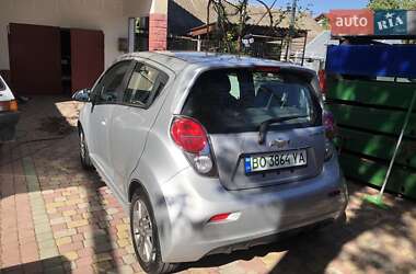 Хэтчбек Chevrolet Spark 2016 в 