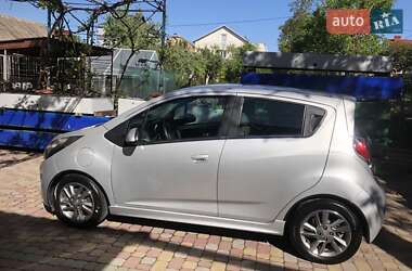 Хэтчбек Chevrolet Spark 2016 в 