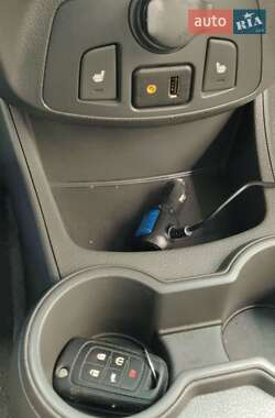 Хетчбек Chevrolet Spark 2015 в 