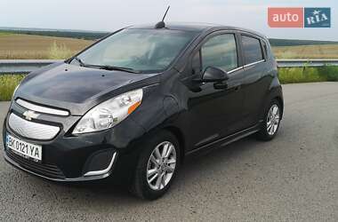 Хэтчбек Chevrolet Spark 2015 в 