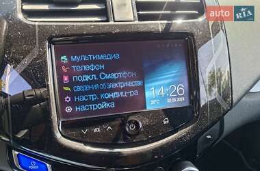 Хетчбек Chevrolet Spark 2015 в 