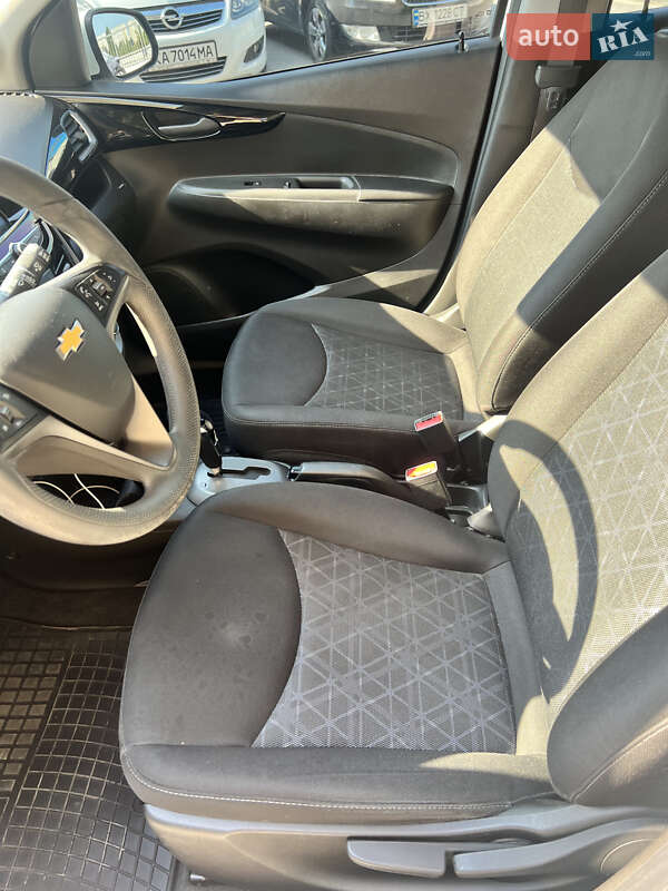 Хэтчбек Chevrolet Spark 2019 в Киеве