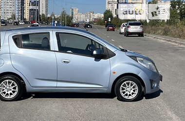 Хэтчбек Chevrolet Spark 2010 в Киеве