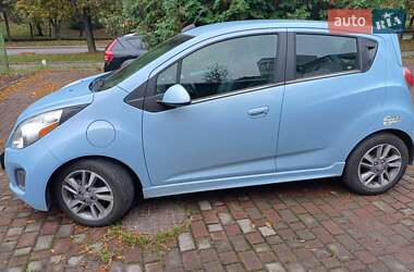 Хэтчбек Chevrolet Spark 2015 в 