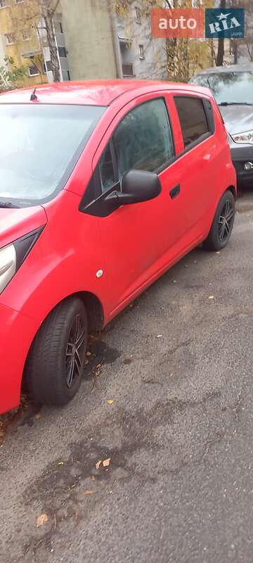 Хетчбек Chevrolet Spark 2012 в 