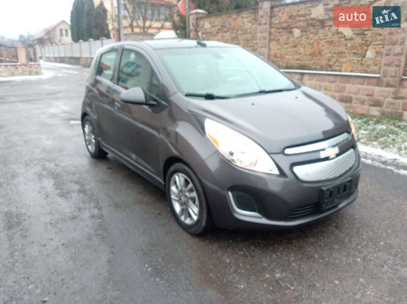 Хэтчбек Chevrolet Spark 2014 в Тернополе