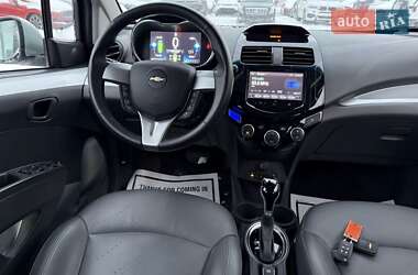 Хэтчбек Chevrolet Spark 2015 в 