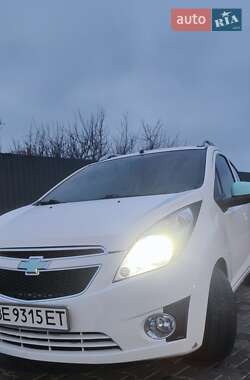 Хэтчбек Chevrolet Spark 2012 в 