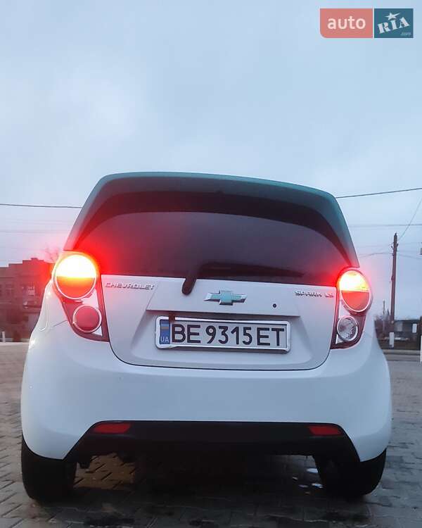 Хетчбек Chevrolet Spark 2012 в Южноукраїнську