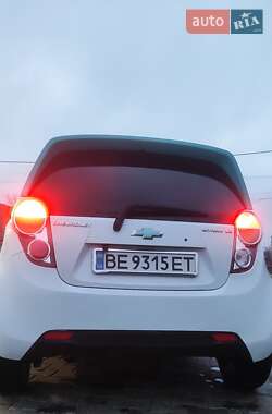 Хэтчбек Chevrolet Spark 2012 в 