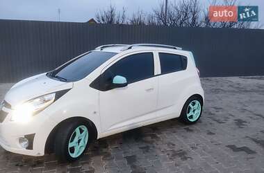 Хэтчбек Chevrolet Spark 2012 в 