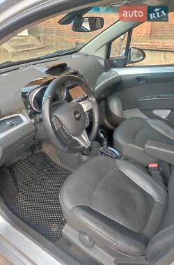 Хэтчбек Chevrolet Spark 2016 в 