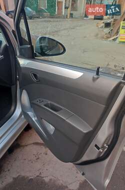 Хэтчбек Chevrolet Spark 2016 в 