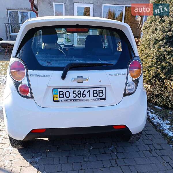 Хэтчбек Chevrolet Spark 2011 в Тернополе