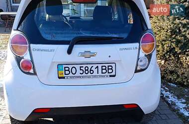 Хэтчбек Chevrolet Spark 2011 в 