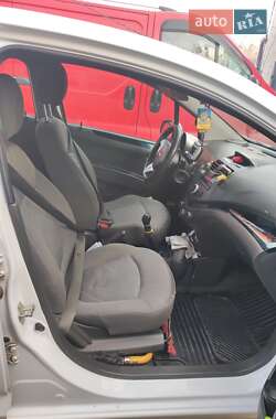 Хетчбек Chevrolet Spark 2012 в 