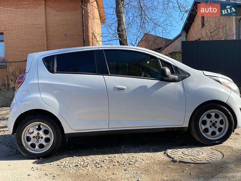 Хэтчбек Chevrolet Spark 2013 в Ивано-Франковске