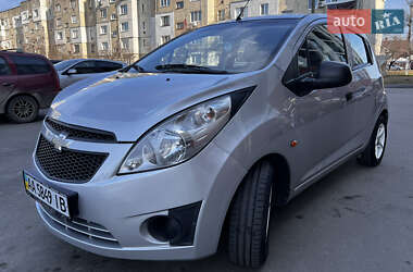Хэтчбек Chevrolet Spark 2010 в 