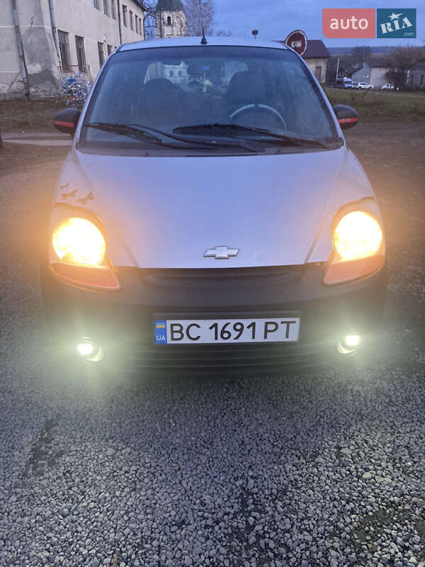 Хэтчбек Chevrolet Spark 2006 в 
