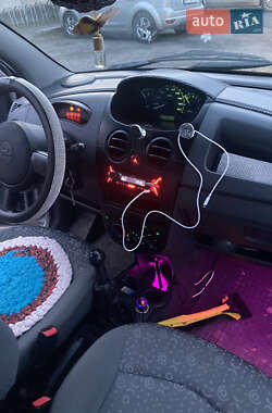 Хэтчбек Chevrolet Spark 2006 в 