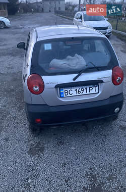 Хэтчбек Chevrolet Spark 2006 в 