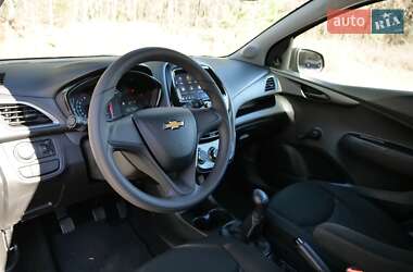 Хэтчбек Chevrolet Spark 2020 в 