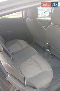 Хэтчбек Chevrolet Spark 2012 в 