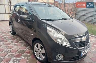 Хэтчбек Chevrolet Spark 2012 в 