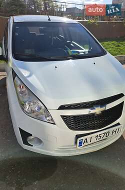 Хэтчбек Chevrolet Spark 2010 в 