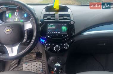Хэтчбек Chevrolet Spark 2013 в 