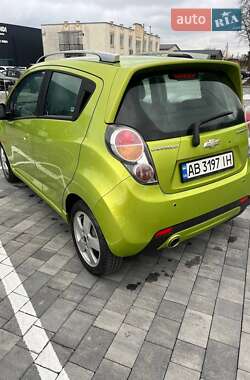 Хэтчбек Chevrolet Spark 2010 в 
