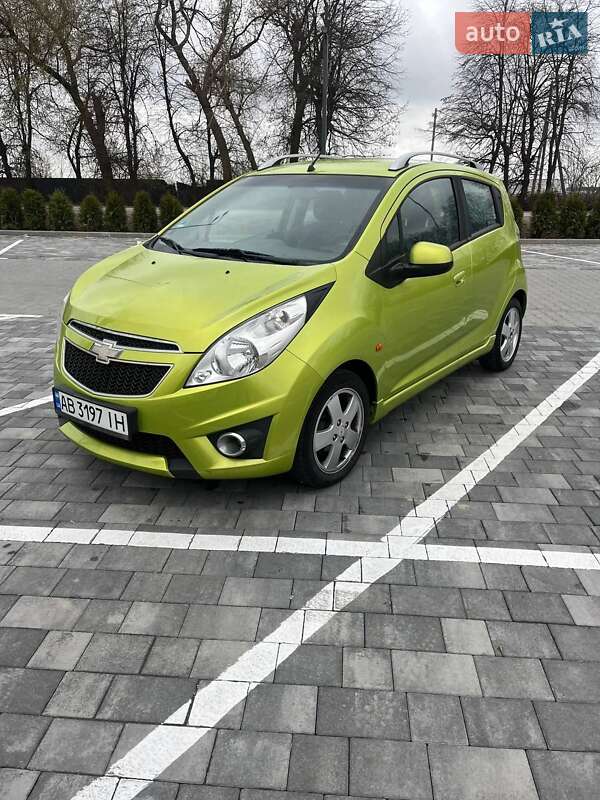 Хэтчбек Chevrolet Spark 2010 в 