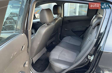 Хэтчбек Chevrolet Spark 2013 в 