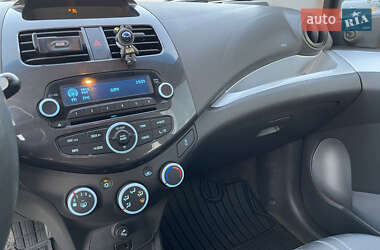 Хэтчбек Chevrolet Spark 2013 в 