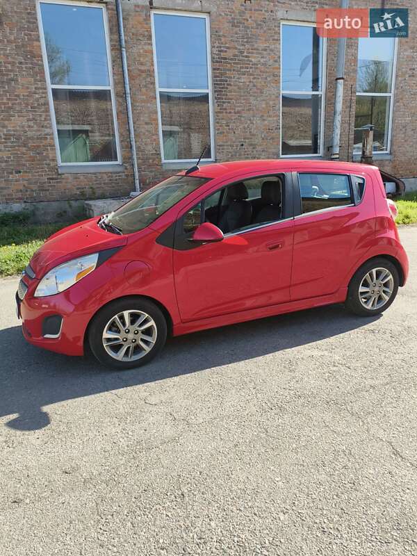 Хэтчбек Chevrolet Spark 2014 в Черкассах