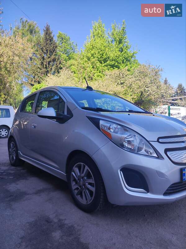 Хэтчбек Chevrolet Spark 2016 в Житомире