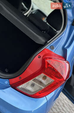 Хэтчбек Chevrolet Spark 2016 в 